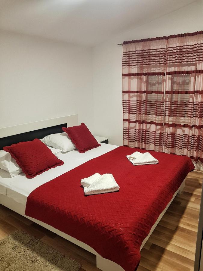 Apartamento Apartman Nela Kaštel Sućurac Exterior foto