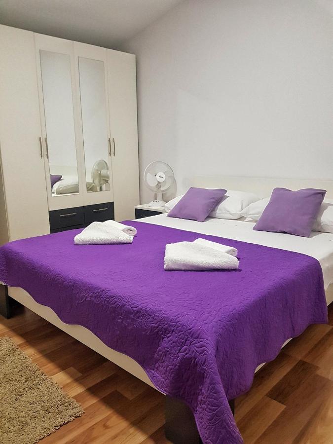Apartamento Apartman Nela Kaštel Sućurac Exterior foto