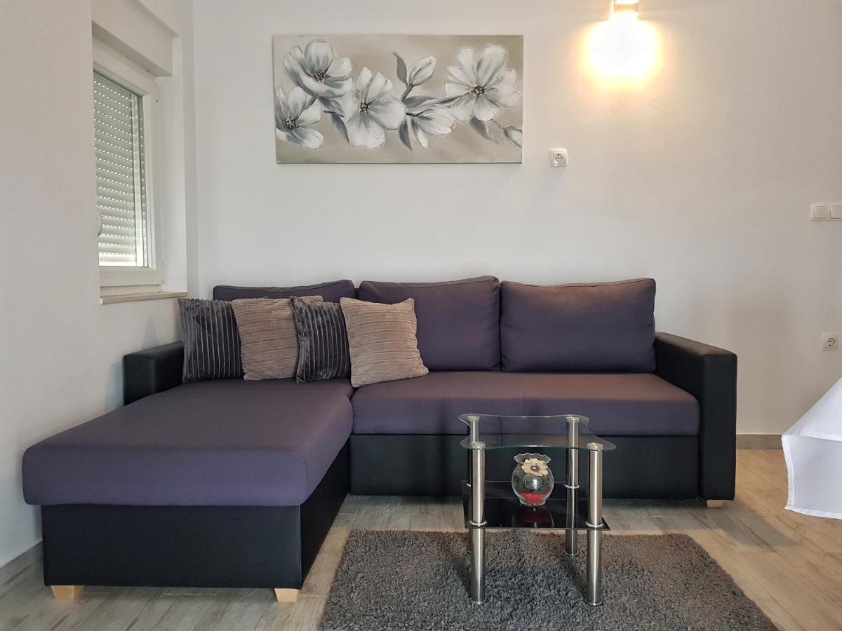 Apartamento Apartman Nela Kaštel Sućurac Exterior foto