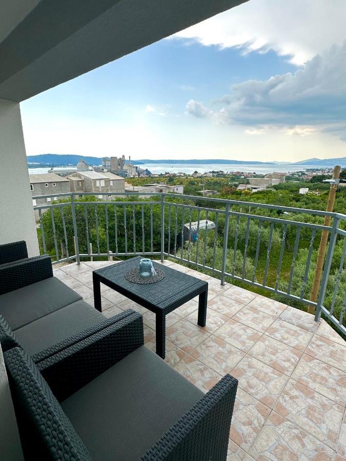 Apartamento Apartman Nela Kaštel Sućurac Exterior foto