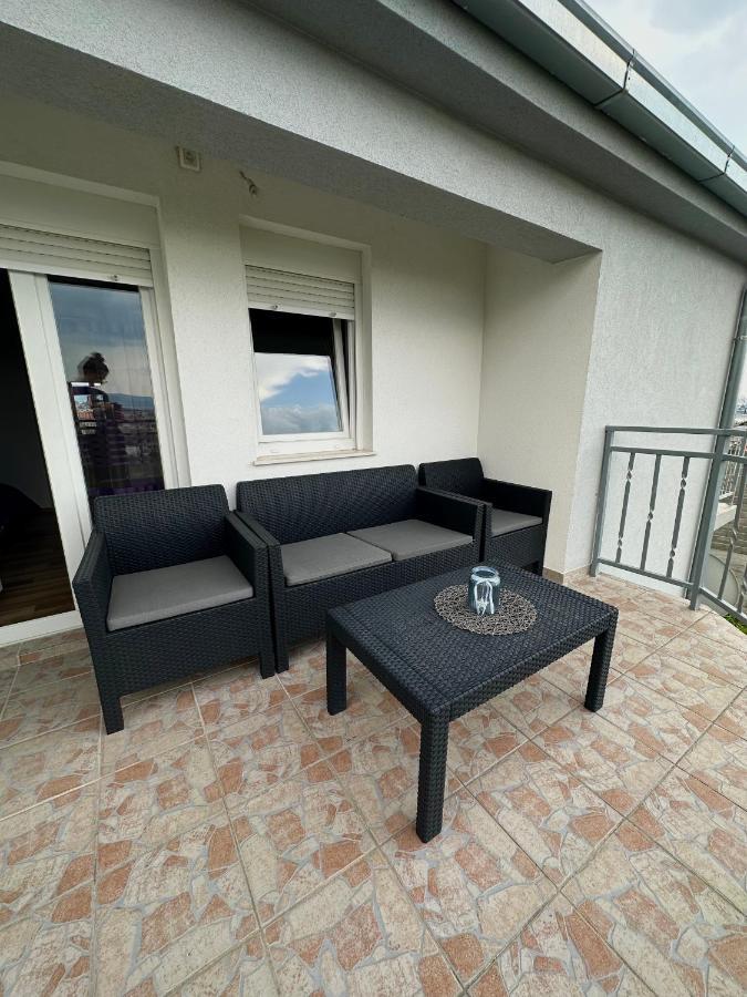 Apartamento Apartman Nela Kaštel Sućurac Exterior foto
