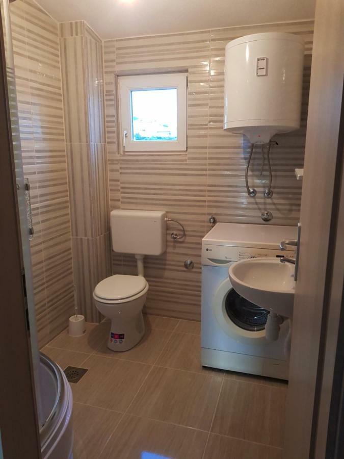 Apartamento Apartman Nela Kaštel Sućurac Exterior foto