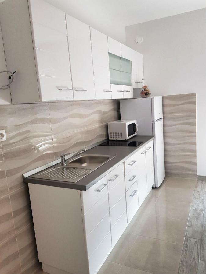 Apartamento Apartman Nela Kaštel Sućurac Exterior foto